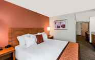 Bedroom 7 Hawthorn Suites by Wyndham Oakland/Alameda