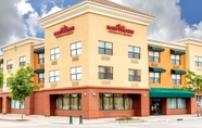 Bangunan 3 Hawthorn Suites by Wyndham Oakland/Alameda