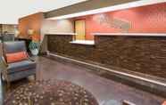 Lobby 5 Hawthorn Suites by Wyndham Oakland/Alameda