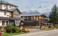 Exterior 3 Mount Robson Inn