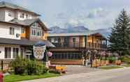 Luar Bangunan 3 Mount Robson Inn