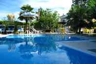 Swimming Pool Albergo Boomerang