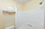 In-room Bathroom 3 Super 8 by Wyndham Indianapolis/Southport Rd