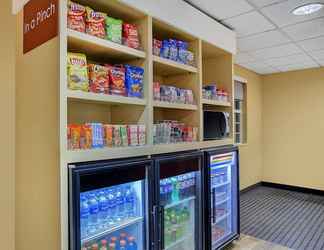 Lobby 2 TownePlace Suites by Marriott Knoxville Cedar Bluff