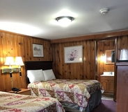 Bedroom 6 Budget Inn Corning