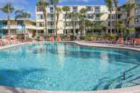 Swimming Pool Clarion Hotel Orlando International Airport