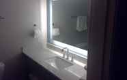 In-room Bathroom 2 SureStay Plus Hotel by Best Western Highland Poughkeepsie