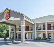 Exterior 3 Super 8 by Wyndham Petersburg