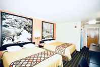 Bedroom Super 8 by Wyndham Crossville TN