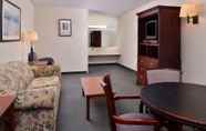 Ruang Umum 3 Castle Inn & Suites Anadarko