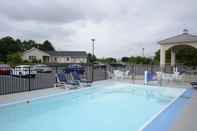 Swimming Pool SureStay Plus by Best Western Jonestown Lebanon Valley