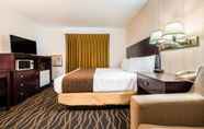 Bedroom 5 Rodeway Inn Enumclaw Mount Rainer-Crystal Mountain Area
