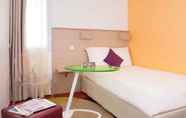 Bedroom 2 ibis Styles Parc des Expositions de Villepinte