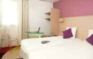 Bedroom 3 ibis Styles Parc des Expositions de Villepinte