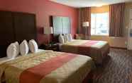 Bedroom 6 Days Inn by Wyndham Roseburg