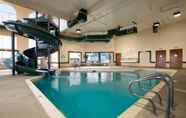 Swimming Pool 3 Super 8 by Wyndham Fort Nelson BC