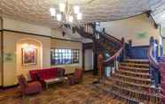 Lobi 4 Chesford Grange Hotel