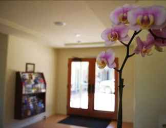 Lobby 2 Bella Capri Inn