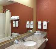 In-room Bathroom 2 Sleep Inn & Suites Sheboygan I-43