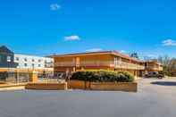 Exterior Econo Lodge Inn & Suites Macon