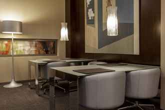 Lobi 4 AC Hotel Zamora by Marriott