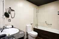 Toilet Kamar Abba Santander Hotel