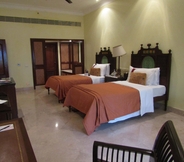 Kamar Tidur 3 The LaLiT Golf & Spa Resort Goa