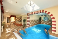 Swimming Pool Hotel Ruze