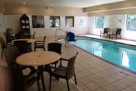 Swimming Pool Comfort Inn & Suites St. Louis - O'Fallon