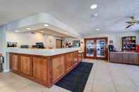 Lobby SureStay Plus Hotel by Best Western Redding