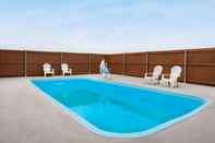 Swimming Pool Super 8 by Wyndham Gainesville TX