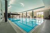 Swimming Pool Van der Valk Hotel Berlin Brandenburg