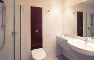In-room Bathroom 3 Dunedin Leisure Lodge - A Distinction Hotel