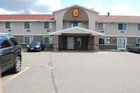 Common Space Super 8 by Wyndham Eau Claire WI