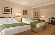 ห้องนอน 3 Country Inn & Suites by Radisson, Dayton South, OH