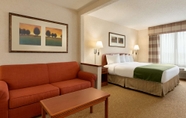 ห้องนอน 4 Country Inn & Suites by Radisson, Dayton South, OH