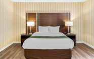 Bedroom 2 Quality Hotel & Suites
