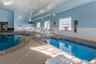 Swimming Pool Quality Inn & Suites Fort Madison near Hwy 61