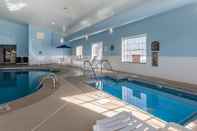 Swimming Pool Quality Inn & Suites Fort Madison near Hwy 61