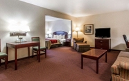 Kamar Tidur 2 Quality Inn & Suites Fort Madison near Hwy 61