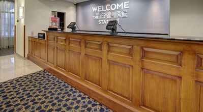 Lobby 4 Hampton Inn & Suites Rockville Centre