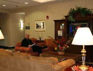 Lobby 2 Hampton Inn & Suites Rockville Centre