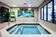 Swimming Pool Wingate by Wyndham - Orlando International Airport