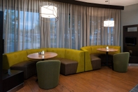 Bar, Kafe, dan Lounge Courtyard by Marriott High Point