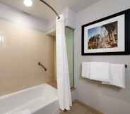 In-room Bathroom 6 Courtyard by Marriott High Point