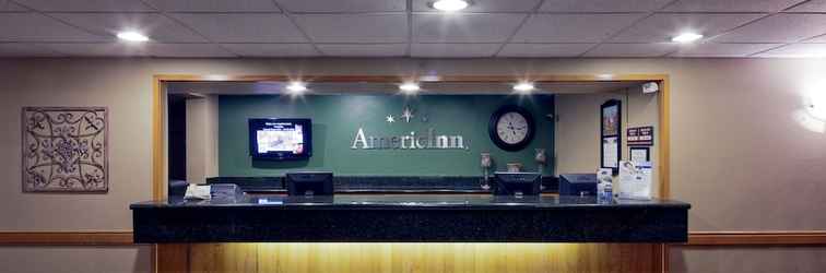 Sảnh chờ AmericInn by Wyndham Hartford WI