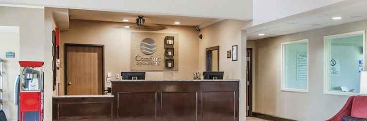 Lobby Comfort Inn & Suites St. Louis - Chesterfield
