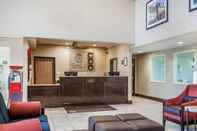 Lobi Comfort Inn & Suites St. Louis - Chesterfield