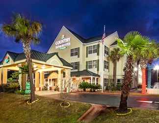 Exterior 2 Country Inn & Suites by Radisson, Hinesville, GA