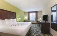 Bedroom 6 La Quinta Inn & Suites by Wyndham Los Banos
